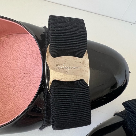 Salvatore Ferragamo Vara Bow Kitten Heel Slingback 7.5 AA - Picture 7 of 10